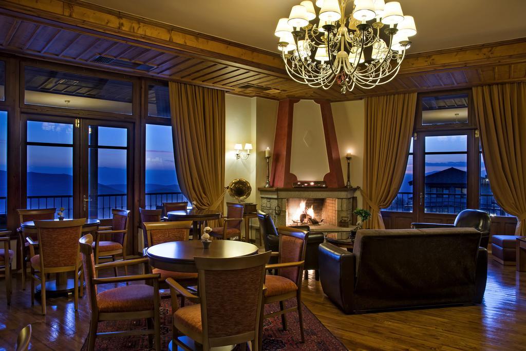 Alpen House Hotel&Suites Arachova Buitenkant foto