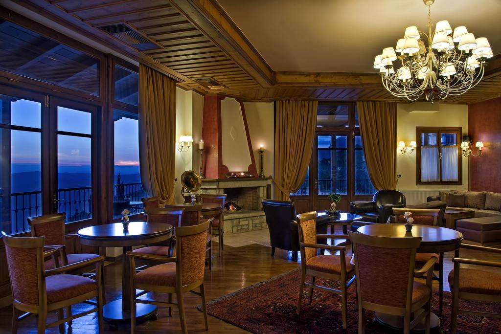 Alpen House Hotel&Suites Arachova Buitenkant foto